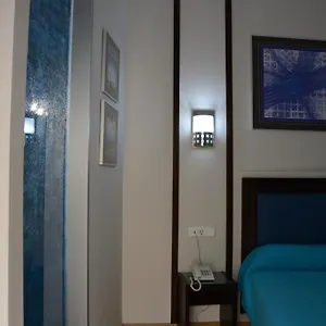 ** Hotel Y Doña Lola España